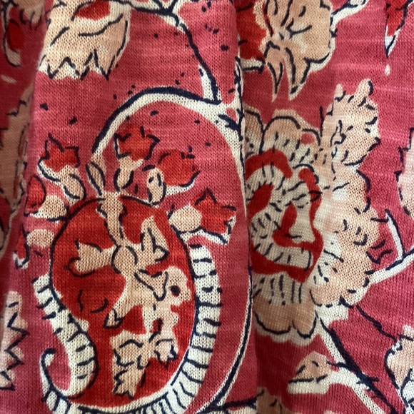 Lucky Brand Lace Up V-Neck Blouse w Pintuck Pleats in Rose Red Paisley Print - Picture 7 of 12